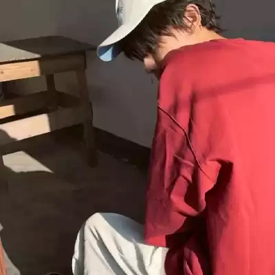 仰映容